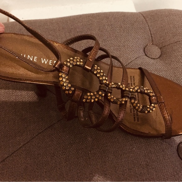 Nine West size 7 NWOT gorgeous bronze and gold strappy jewelled sandals - Picture 3 of 5